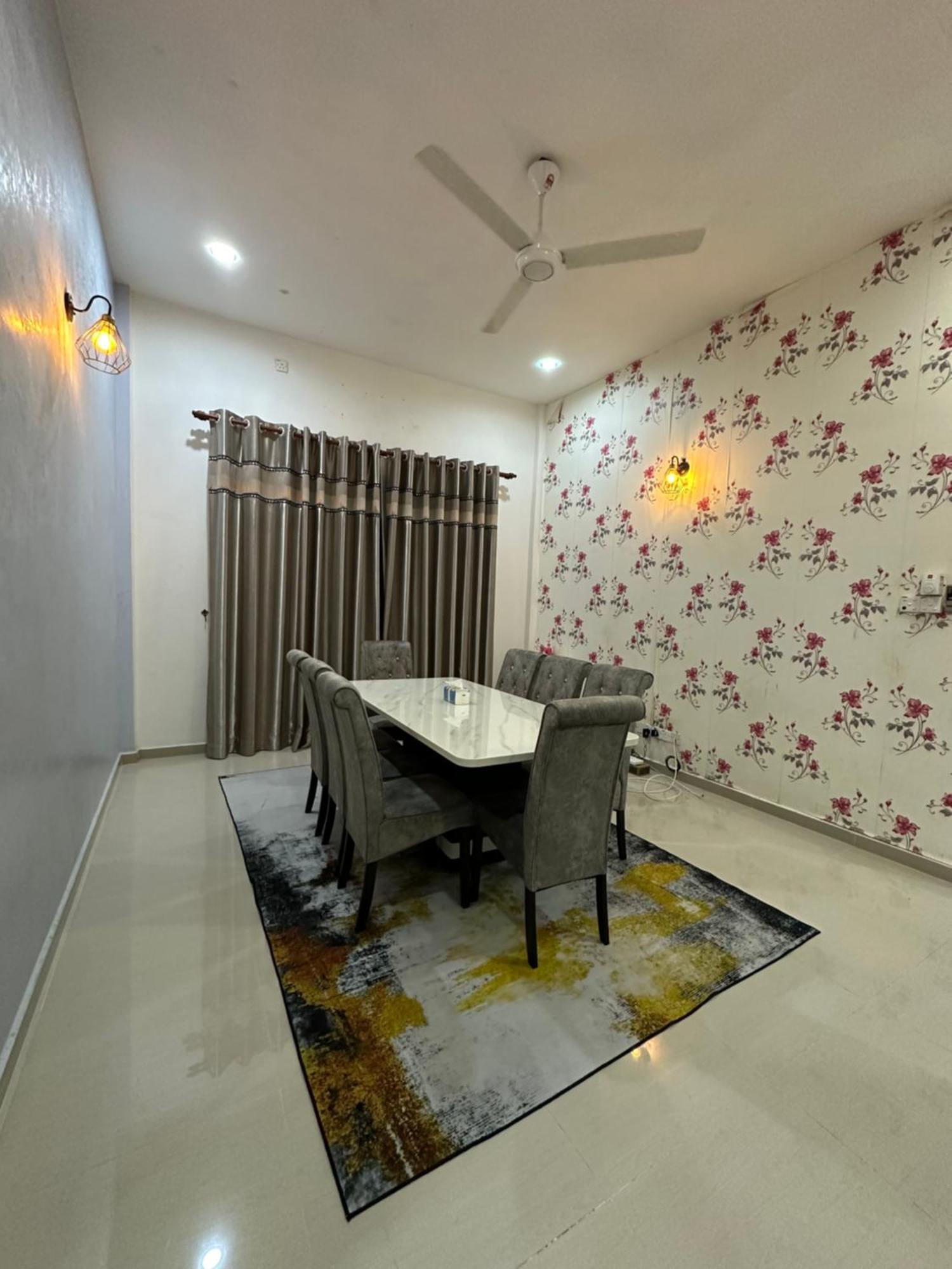Sara Homestay 쿠알라트렝가누 외부 사진